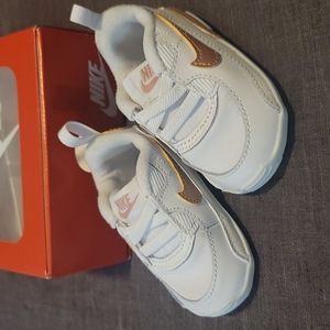 Nike Max 90 Crib Shoe, Size 3C